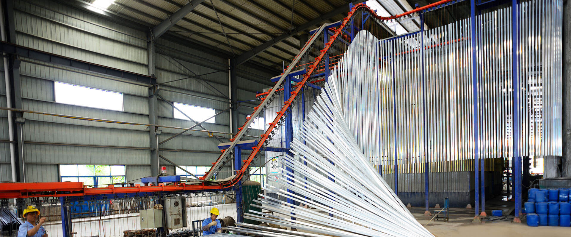 u型螺旋式輸送機(jī)主要用于輸送小顆粒狀、粉狀、小塊狀物料